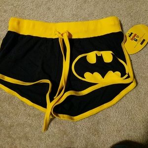 Batman shorts, size M, NWT